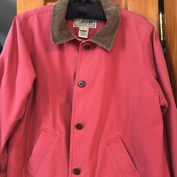L.L.Bean Quilted Woman’s Barn coat Jacket Color Barn Red - Picture 5 of 12